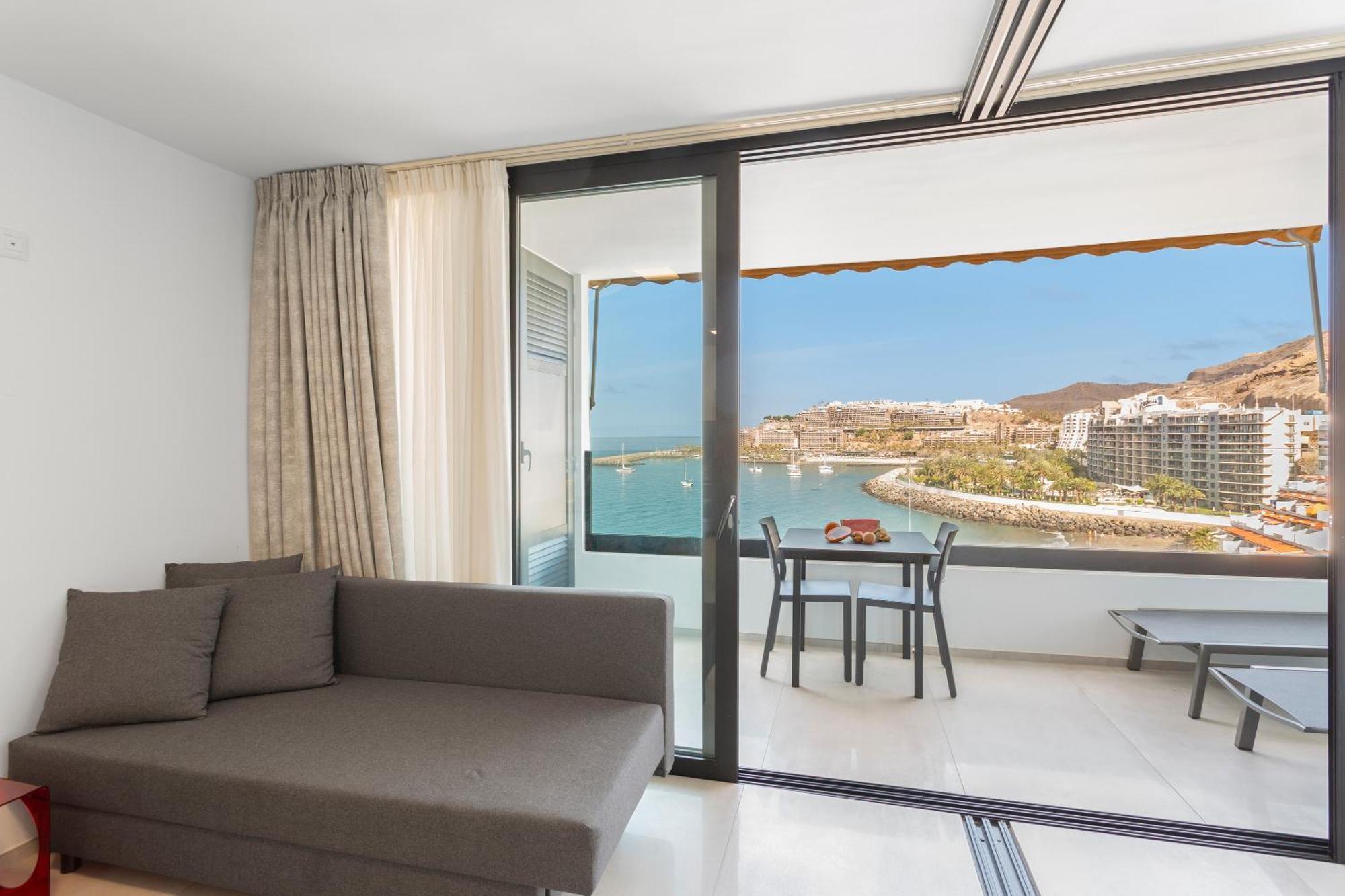 Ocean Wave Retreat Apartment